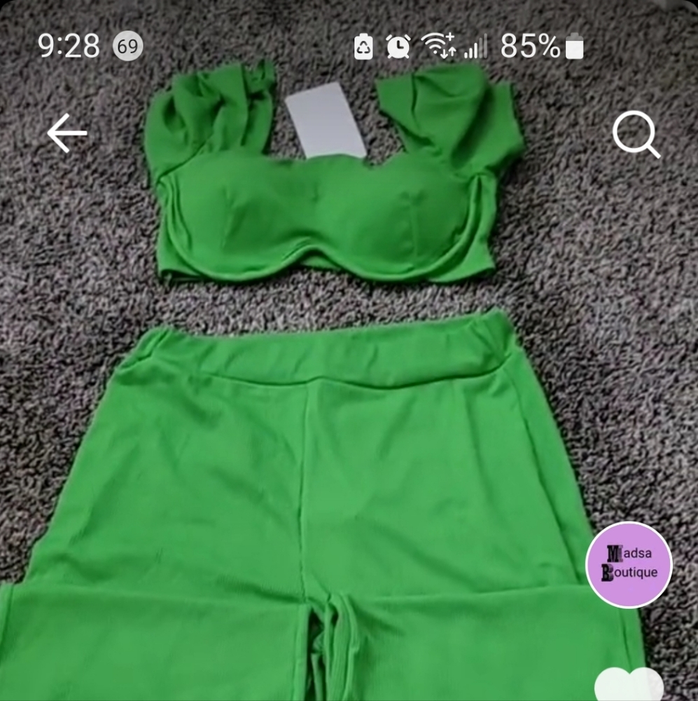 2 pc set crop top and pant. Available in s,m,l.